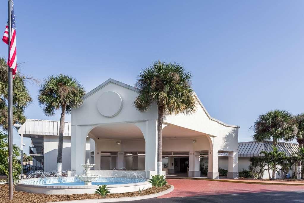 Days Inn By Wyndham St. Petersburg / Tampa Bay Area Pinellas Park Exterior photo