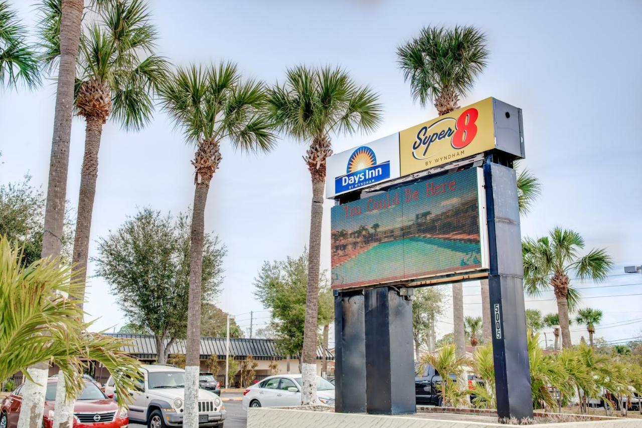 Days Inn By Wyndham St. Petersburg / Tampa Bay Area Pinellas Park Exterior photo