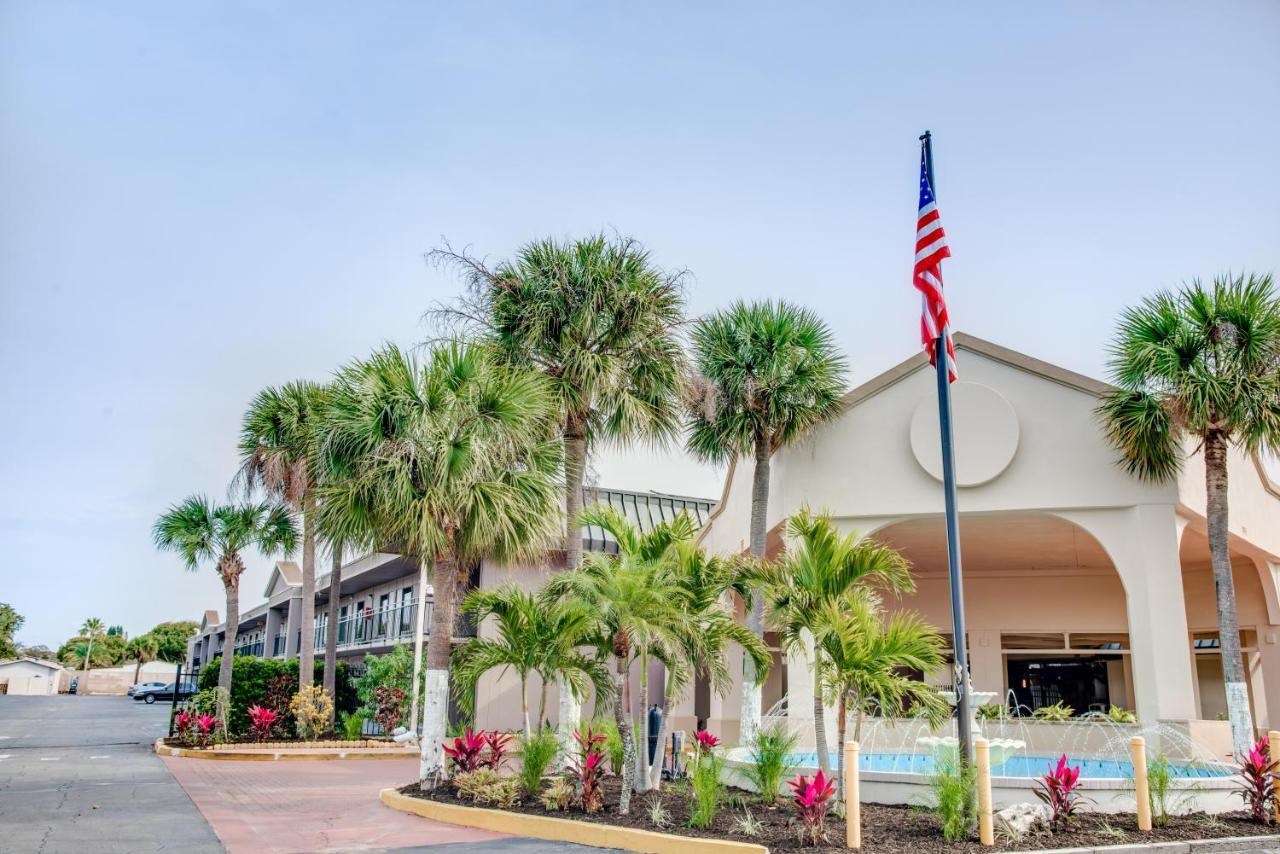 Days Inn By Wyndham St. Petersburg / Tampa Bay Area Pinellas Park Exterior photo